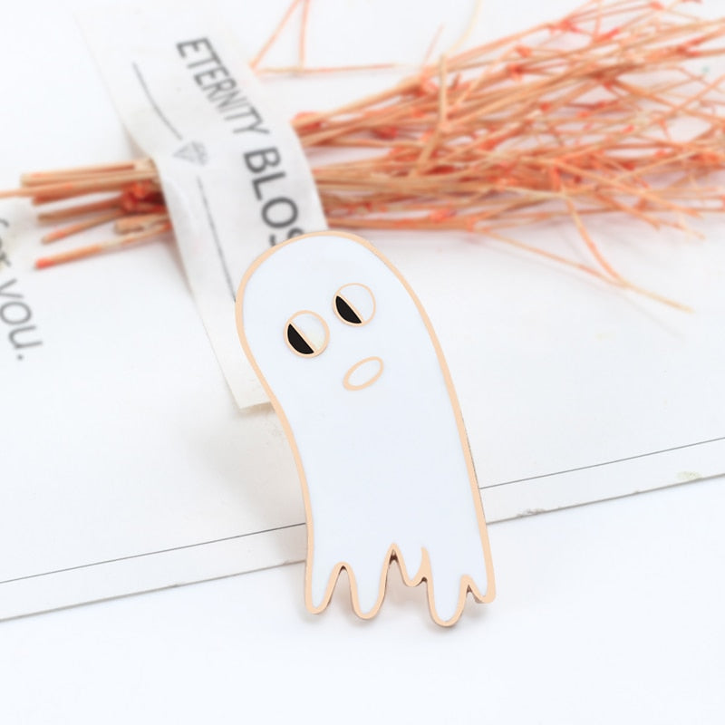 White Ghost Enamel Pin Cartoon Funny Ghost Brooches Denim Clothes Lapel Pins Badge Cute Halloween Party Jewelry Gifts For Friend