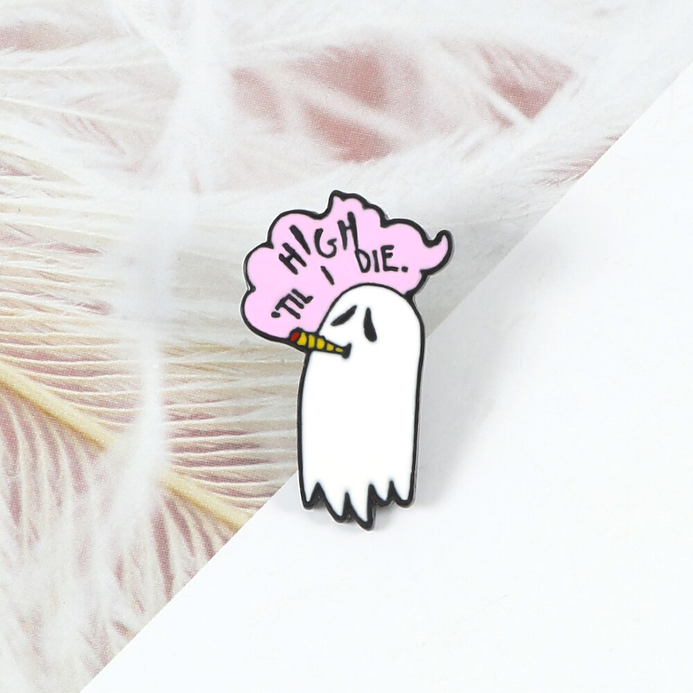 White Ghost Enamel Pin Cartoon Funny Ghost Brooches Denim Clothes Lapel Pins Badge Cute Halloween Party Jewelry Gifts For Friend