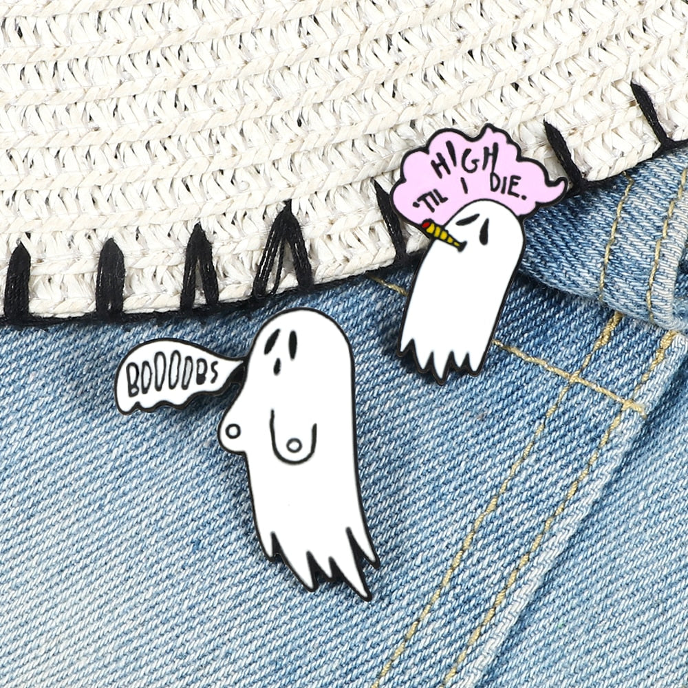 White Ghost Enamel Pin Cartoon Funny Ghost Brooches Denim Clothes Lapel Pins Badge Cute Halloween Party Jewelry Gifts For Friend